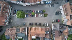 Jak se obyvatelé Prahy vyhýbají pokutám za parkování? Proč policie nemůže nic dělat